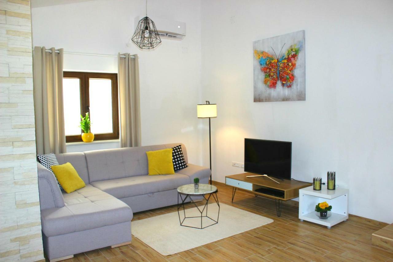 Holiday home Deni Roc